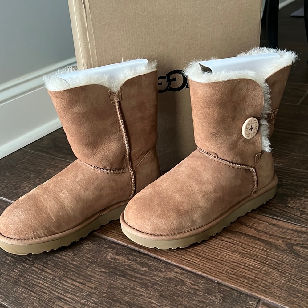 Ugg Bailey button boots